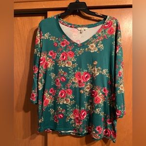 Pioneer Woman hunter green/burgundy/gold floral v-neck. 3/4 sleeve. XXXL.